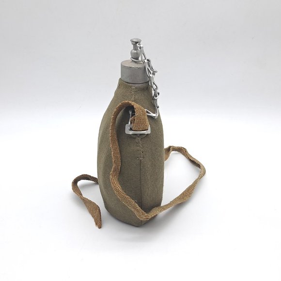 Italian WWII Canteen M1935 - Picture 2 of 10